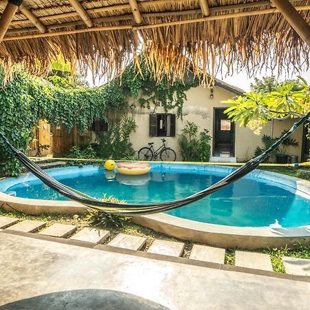 Losmanos Hostel Yogyakarta Exterior foto